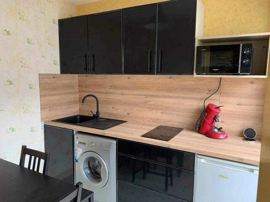 Appartement Confortable Et Tranquillite Assurer Tours Exterior foto